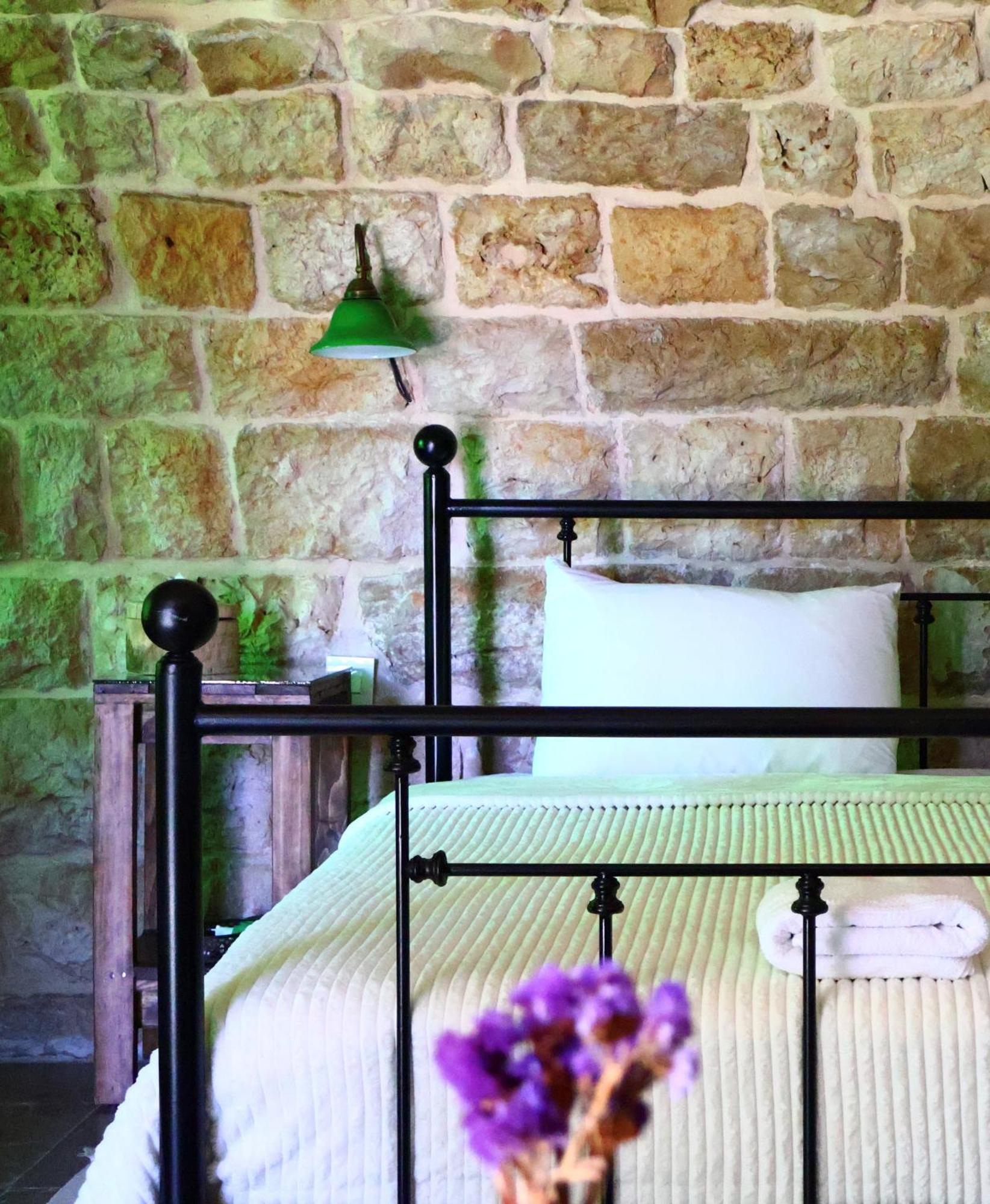Stone Cellars Guest house *