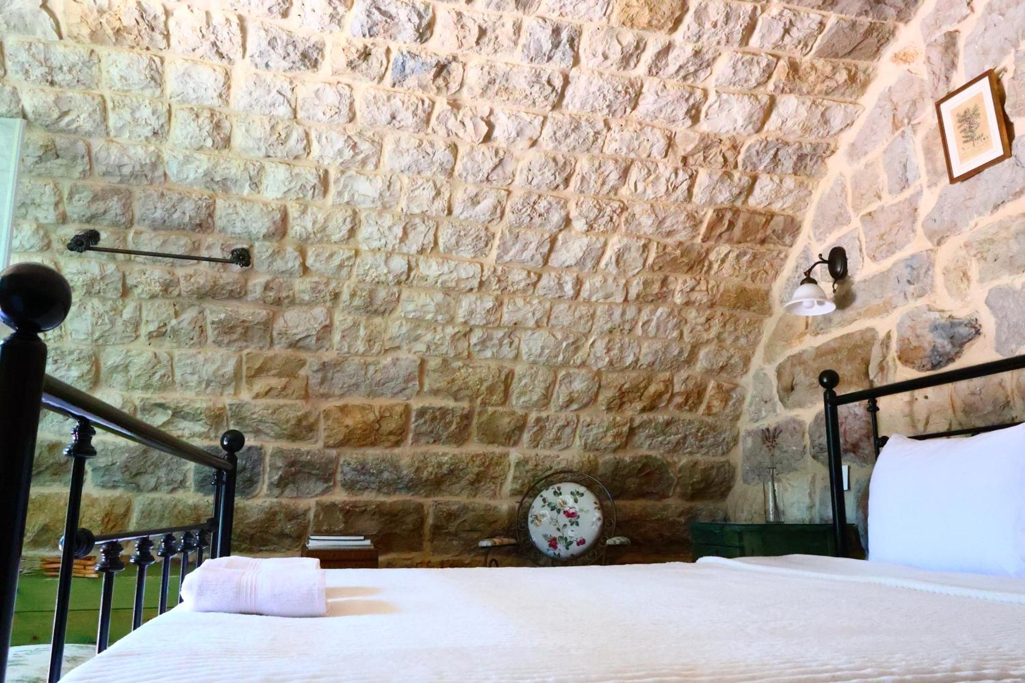 Guest house Stone Cellars Douma