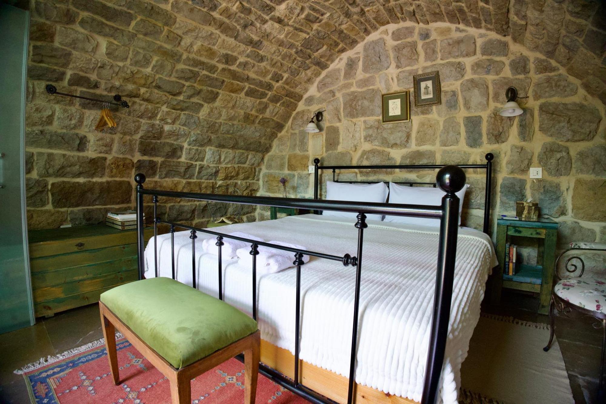 Guest house Stone Cellars Douma